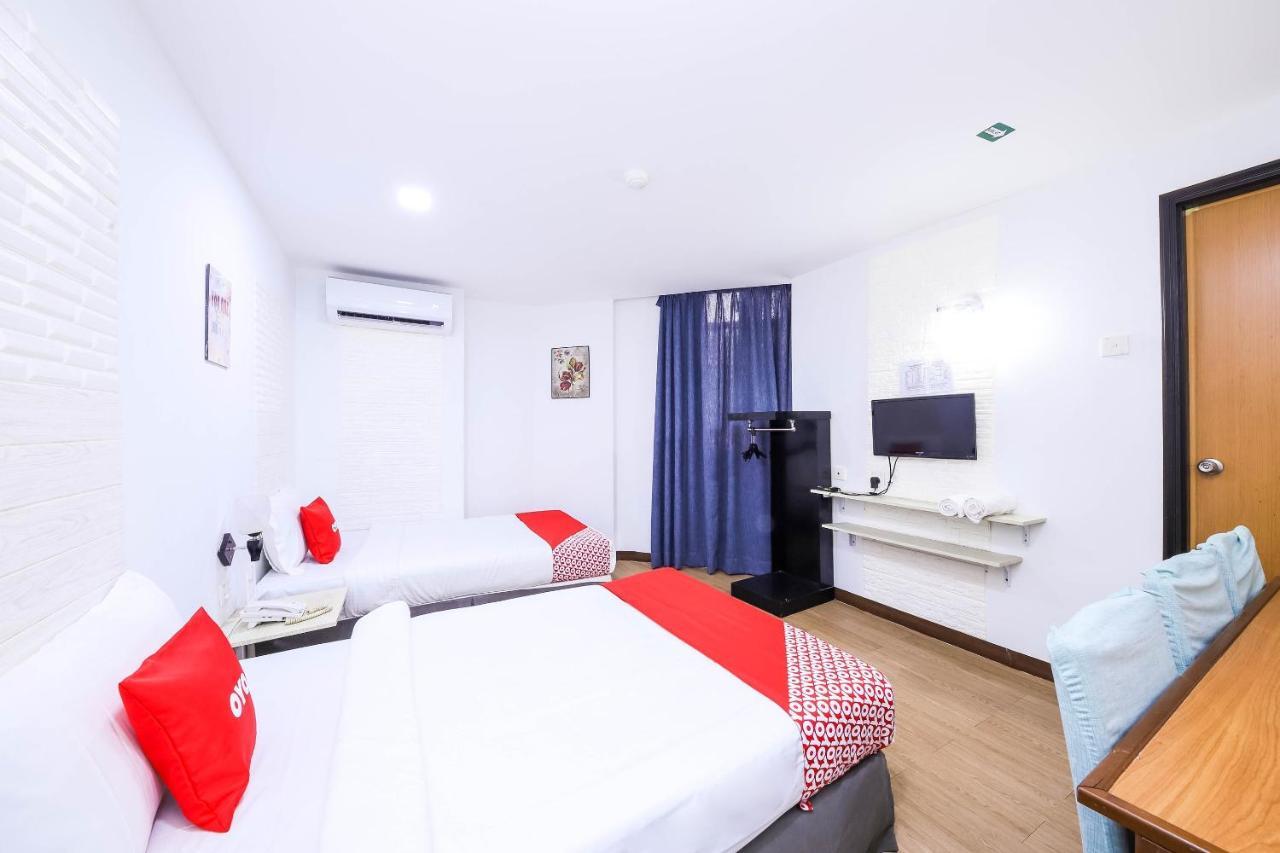 Oyo 43963 T Signature Hotel Petaling Jaya Exterior foto