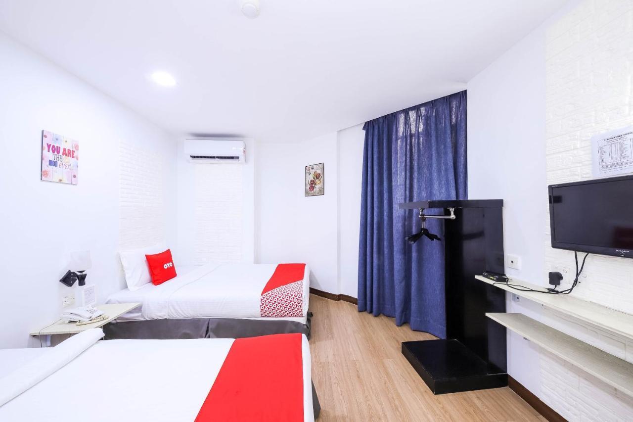 Oyo 43963 T Signature Hotel Petaling Jaya Exterior foto