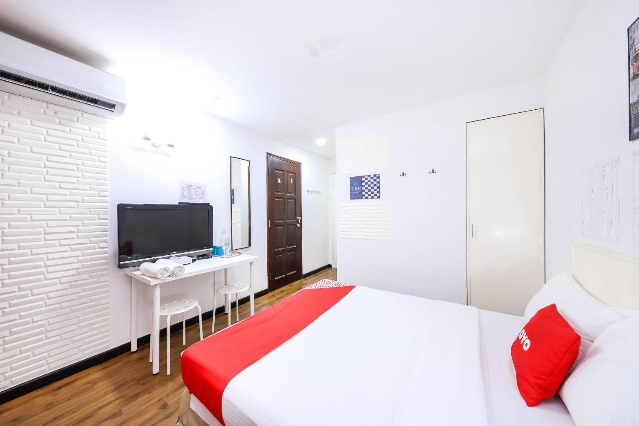 Oyo 43963 T Signature Hotel Petaling Jaya Exterior foto